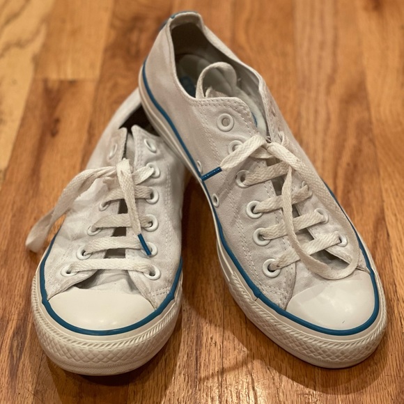 White converse with blue laces Clearance